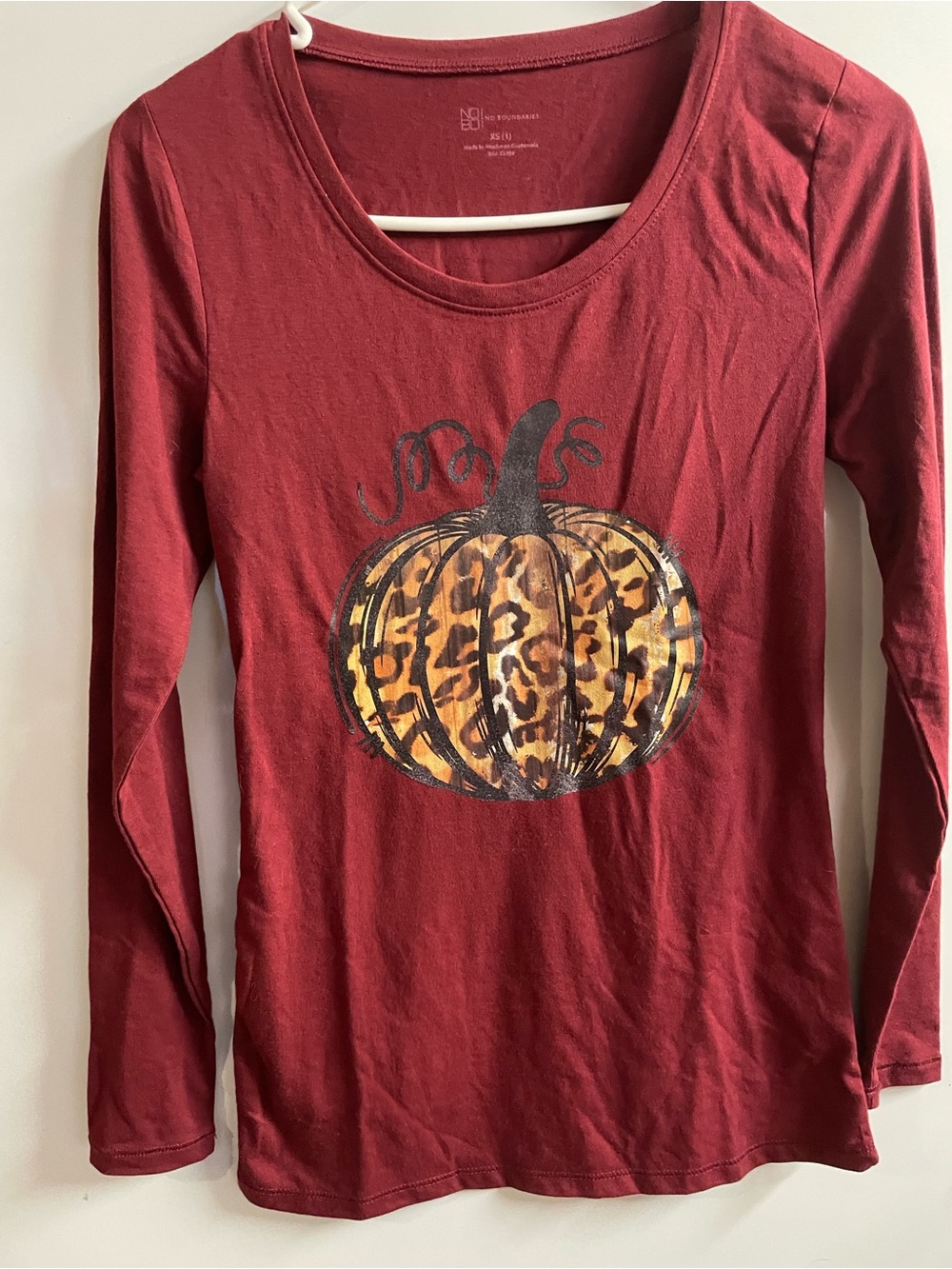 No Boundaries Burgundy Long-Sleeve Leopard Pumpkin Tee